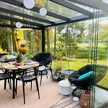 House And Sauna Where City Comforts Meet Nature Aiaste Eksteriør billede