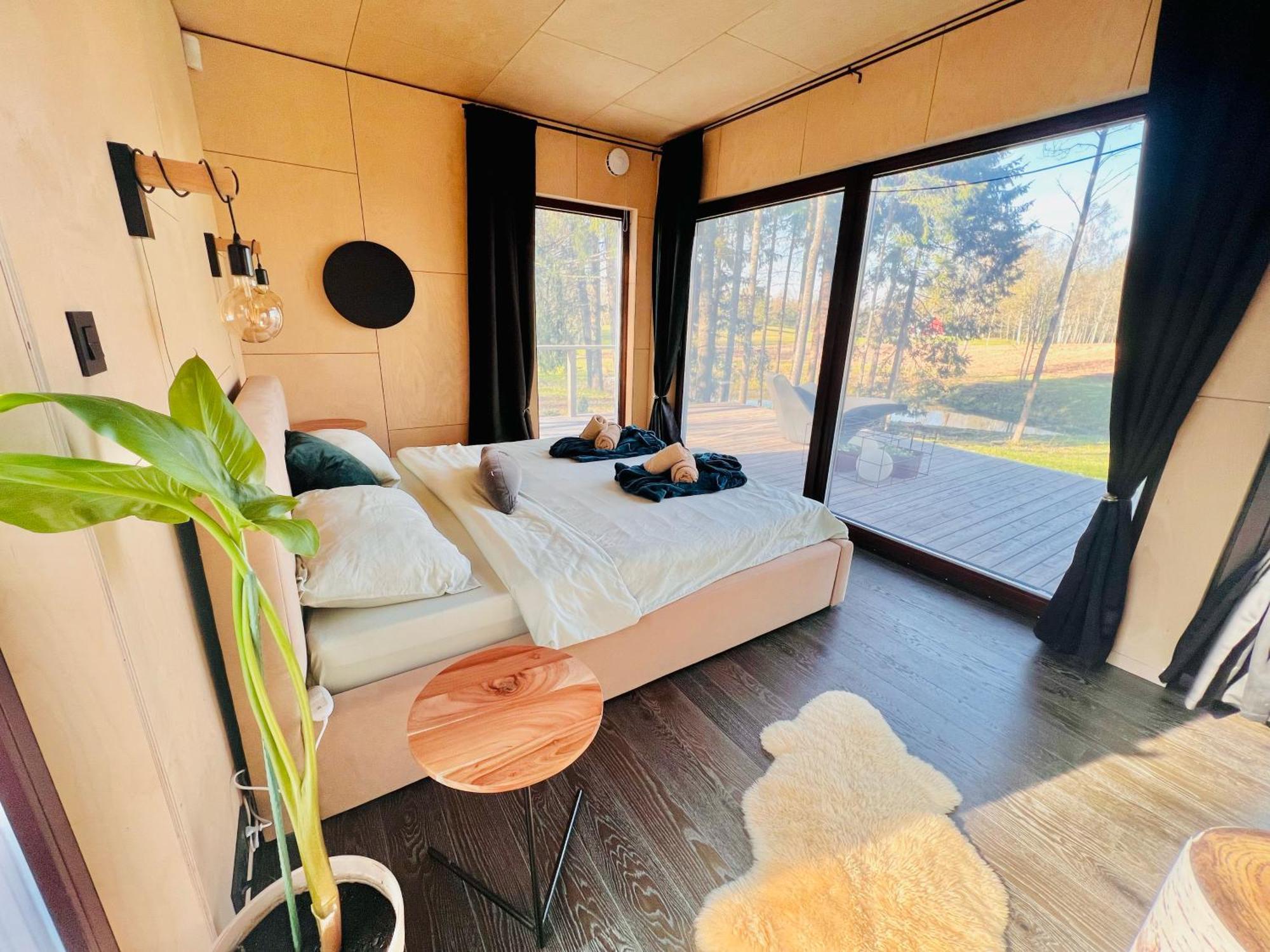 House And Sauna Where City Comforts Meet Nature Aiaste Eksteriør billede